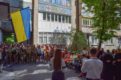 У День Державного прапора України в Івано-Франківську відкрили три пам'ятні дошки загиблим Захисникам України!